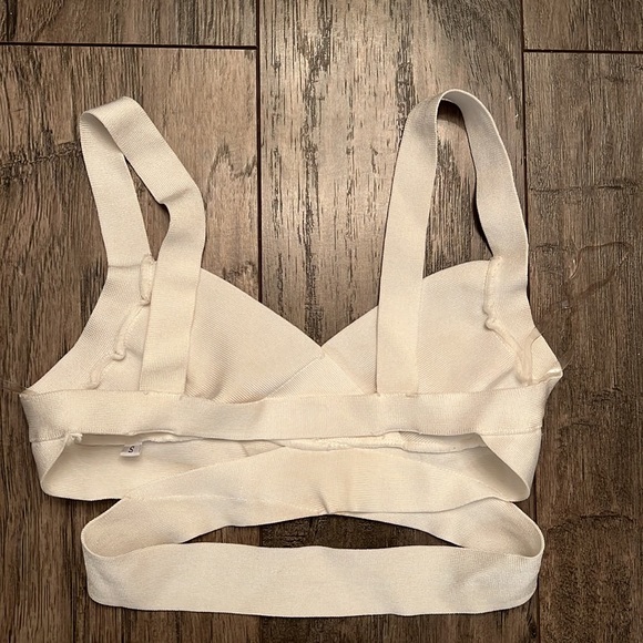 Sexy skirt and bralette set - Picture 3 of 7